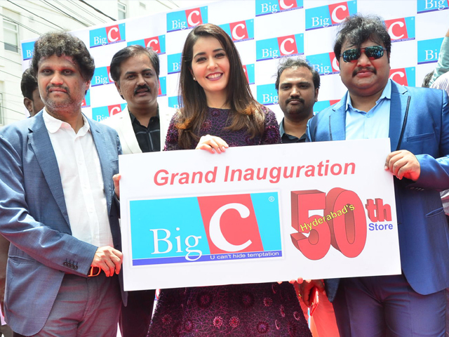Raashi Khanna Launches Big C Mobile Store at Kukatpally
